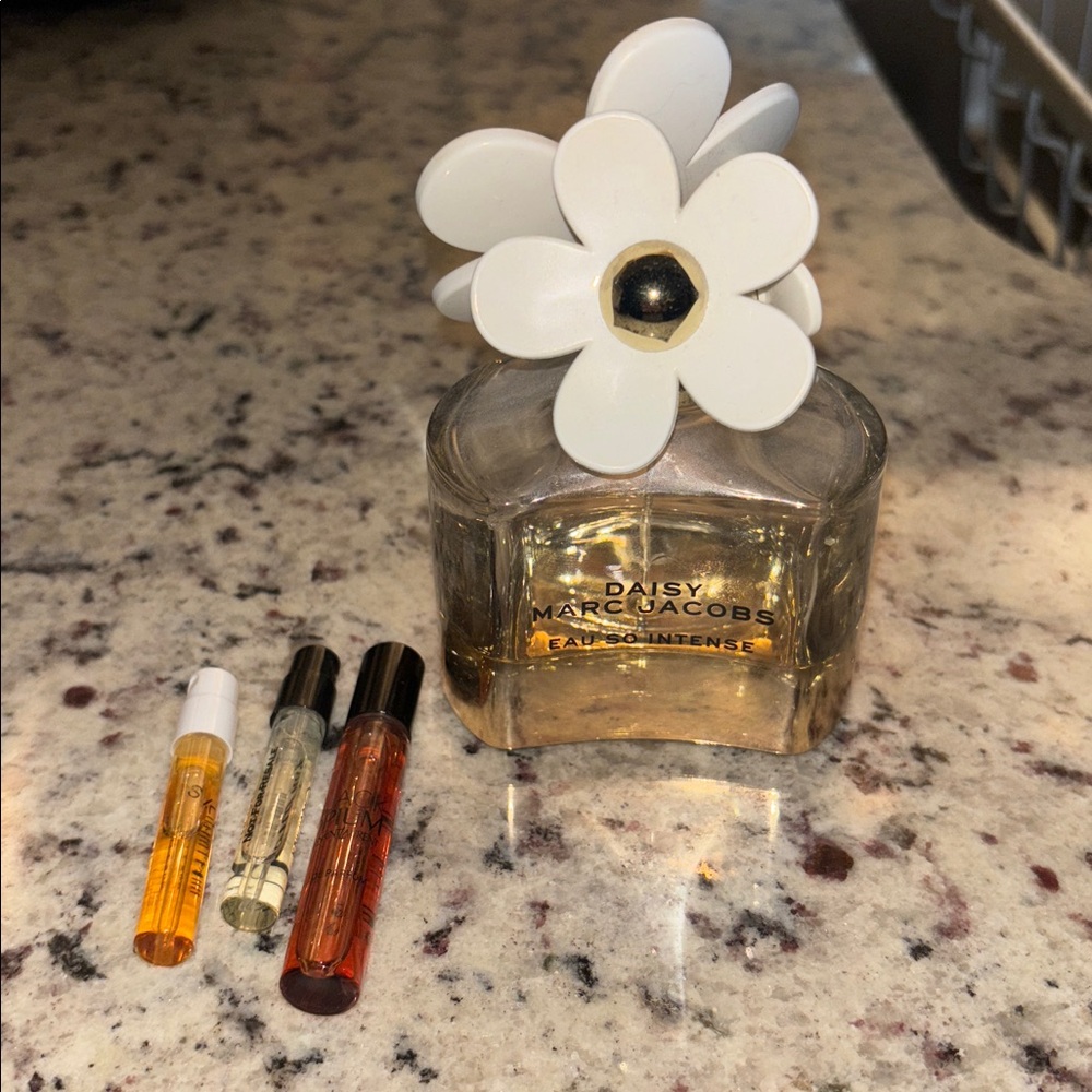 Marc Jacobs Daisy EDP Black Opium Perfume samples